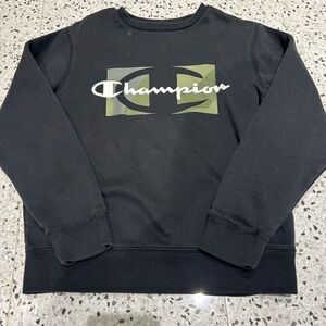 Kids Champion crew neck sweatshirt. M